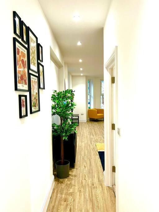 Brand New Apt - Beach Breeze Spacious 1-Bedroom Apartment With Parking - Sleeps 4 Ppl- Internet Bournemouth Exterior foto