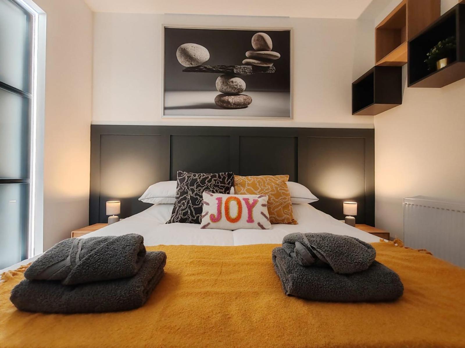 Brand New Apt - Beach Breeze Spacious 1-Bedroom Apartment With Parking - Sleeps 4 Ppl- Internet Bournemouth Exterior foto
