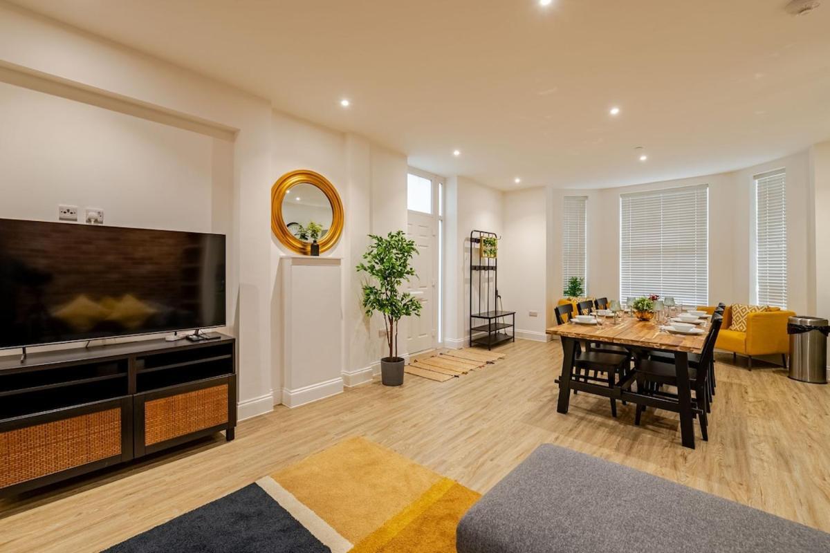 Brand New Apt - Beach Breeze Spacious 1-Bedroom Apartment With Parking - Sleeps 4 Ppl- Internet Bournemouth Exterior foto